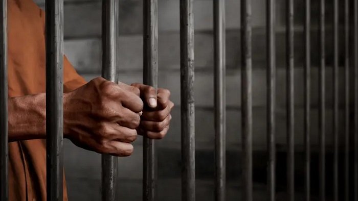 النزاهة تضبط مسؤولاً في بلدية بيجي متلبساً بتسلّم رشوة