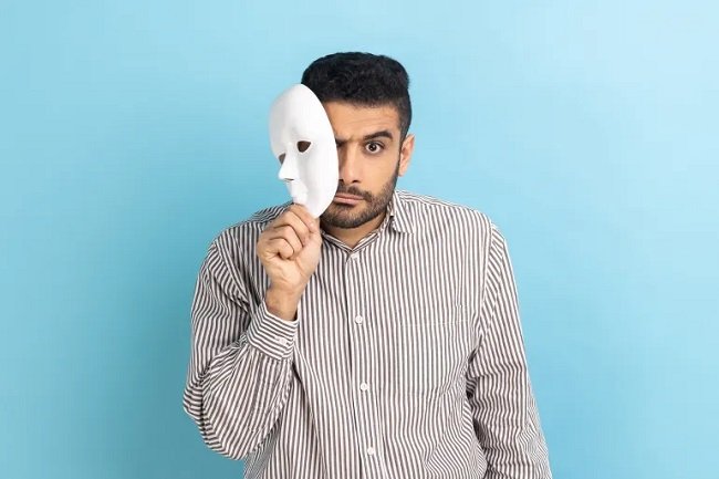 الكذب الأبيض