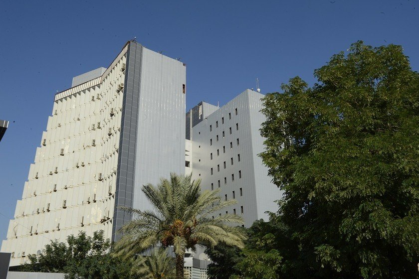 وزير المالية يبحث مخرجات موازنة الكهرباء وفق منهجية البرامج والأداء