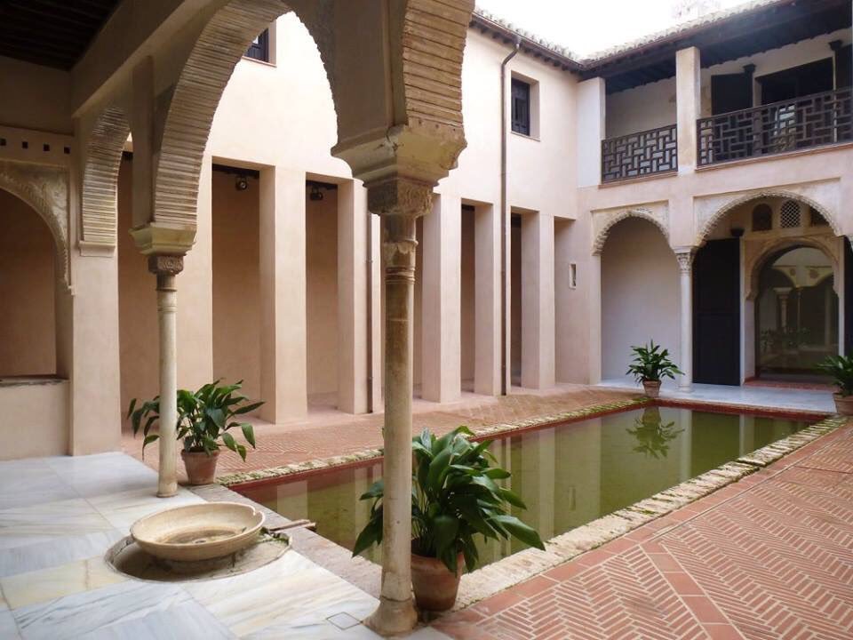 دار_عائشة_الحرة.jpg