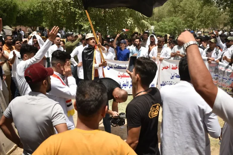 بطالة الأطباء بين التعليم الأهلي والتعيين الحكومي.. أين اختلّت المعادلة؟