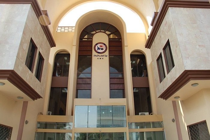 هيئة الإعلام والاتصالات تنذر أمير الدعمي وعبد الرحمن الجزائري وتوقف برنامجًا تلفزيونيًا