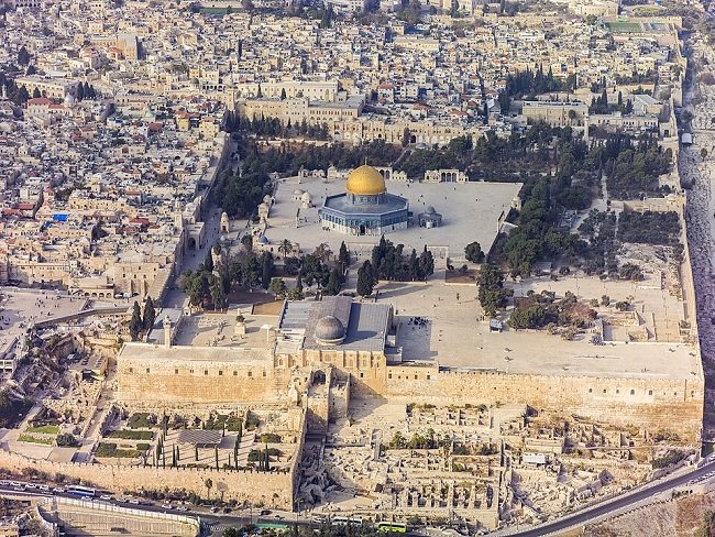 القدس... مدينة كلما اشتد عليها حصار الاحتلال اتسعت في قلب فلسطين… بقلم الدكتور وسيم وني