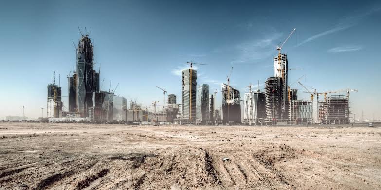 الاستثمار في العراق بين جذب رأس المال وتحقيق المصلحة العامة