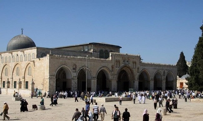 خذلان أمة